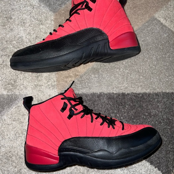 Jordan 12 reverse flu game size 12